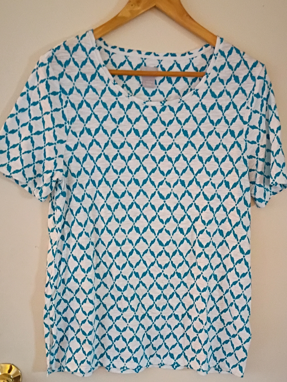 Chico's White Short-Sleeve Tee with Teal Geometric Print